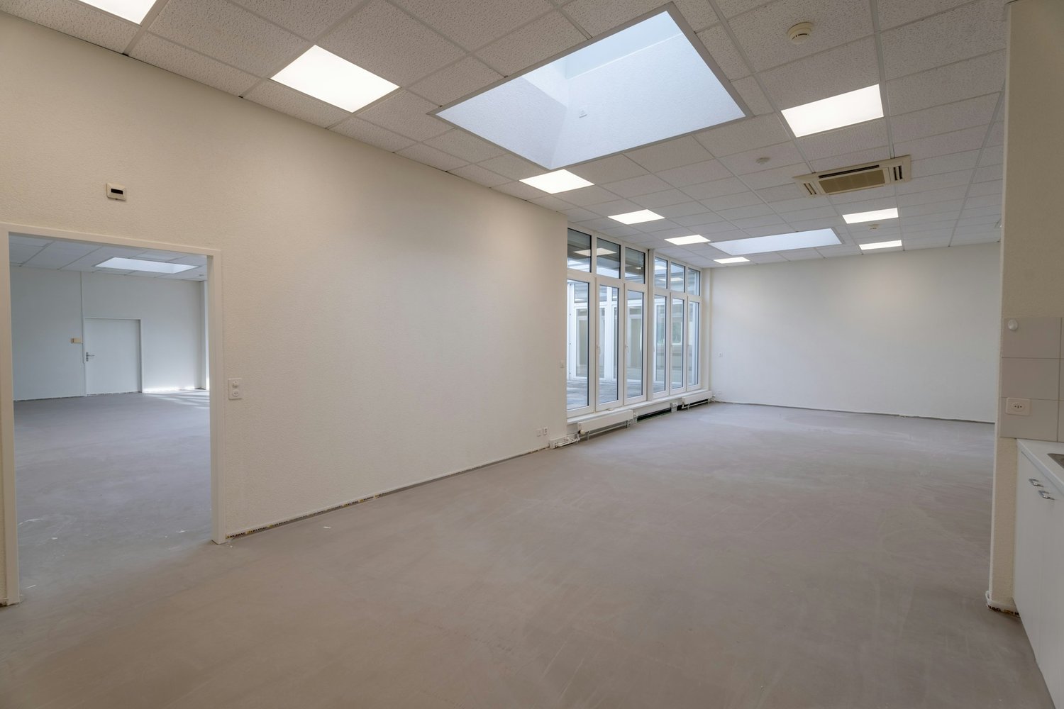 515m² office, photo 9 of 10