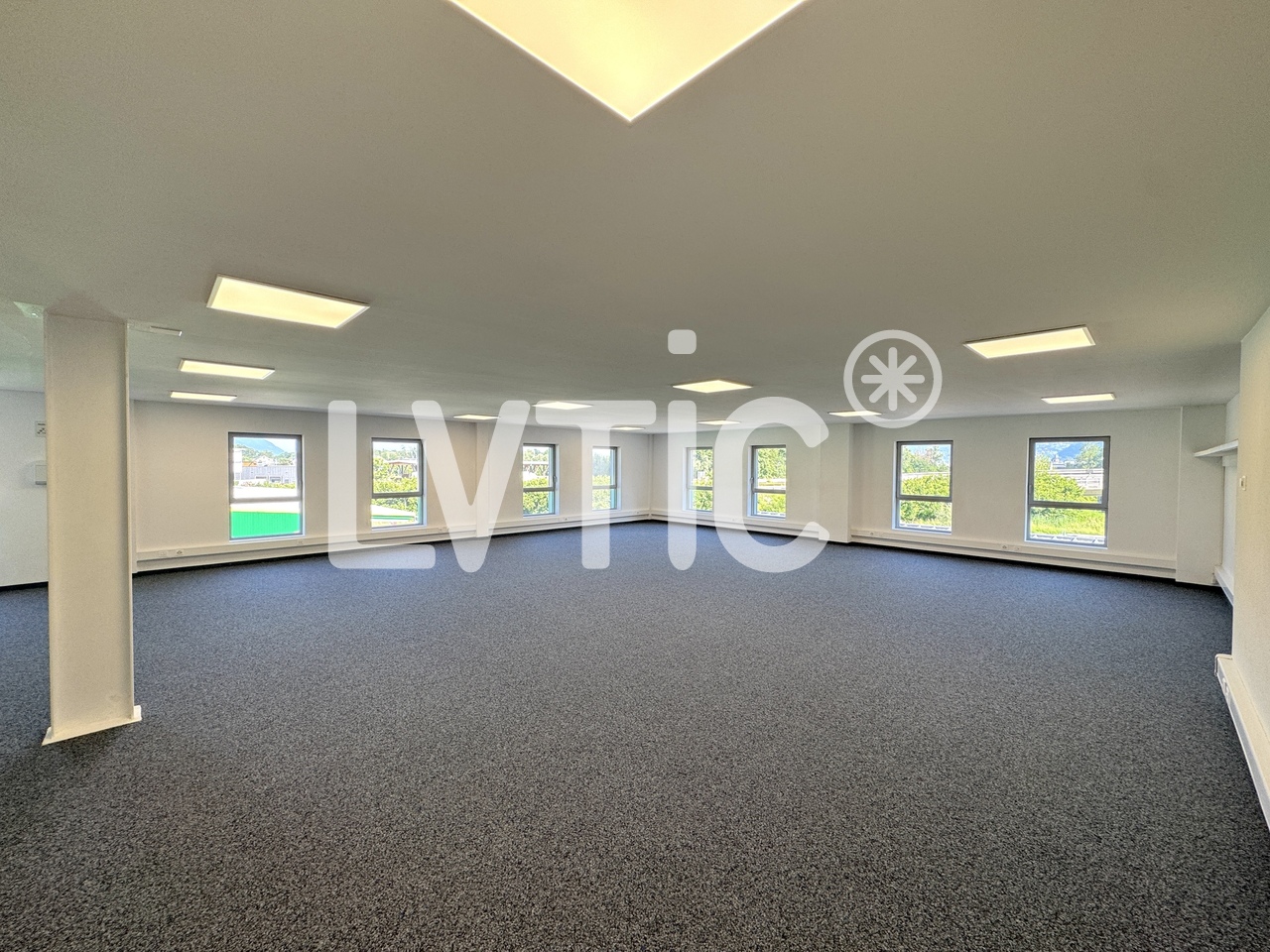 166m² office, photo 2 of 6