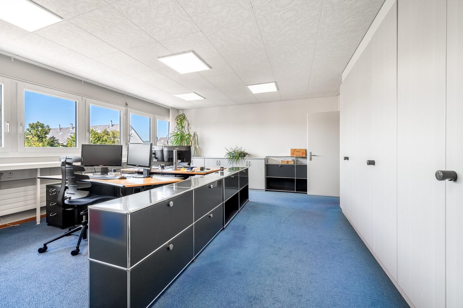 55m² office