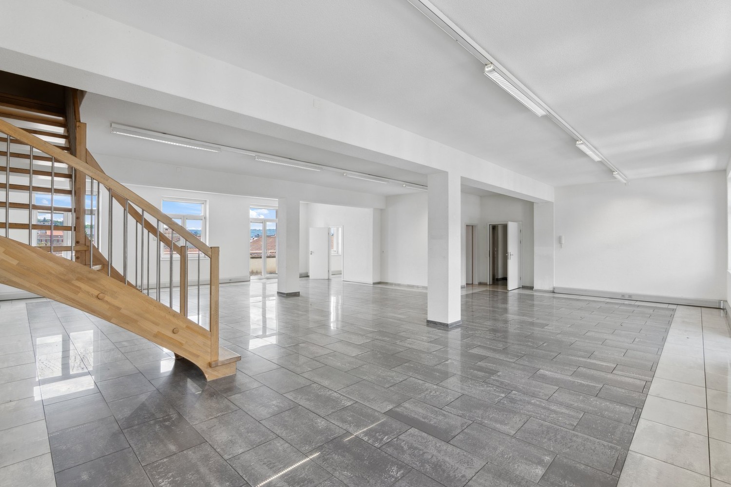 150m² office, photo 1 of 5