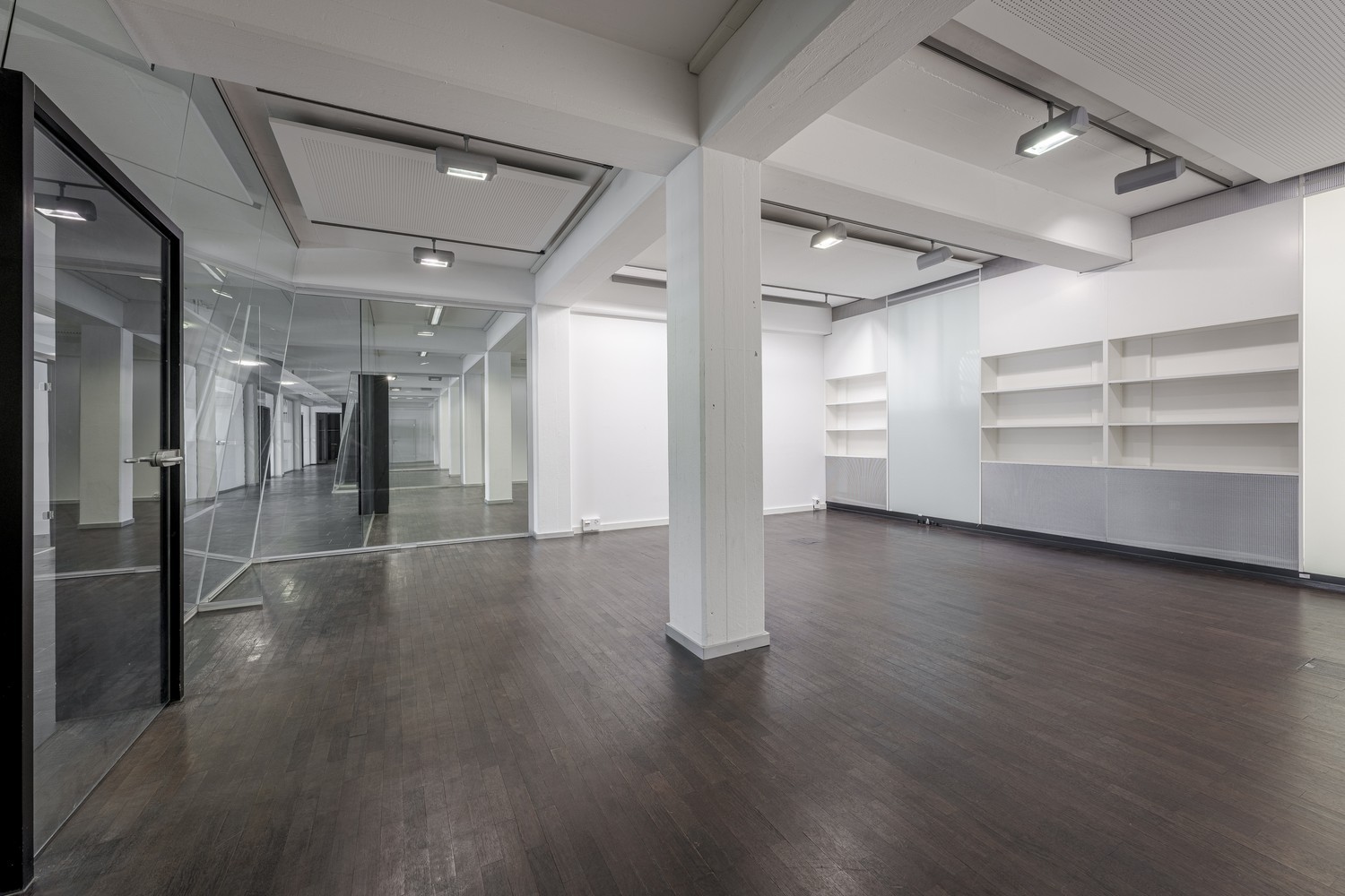 863m² commercial, photo 1 of 10