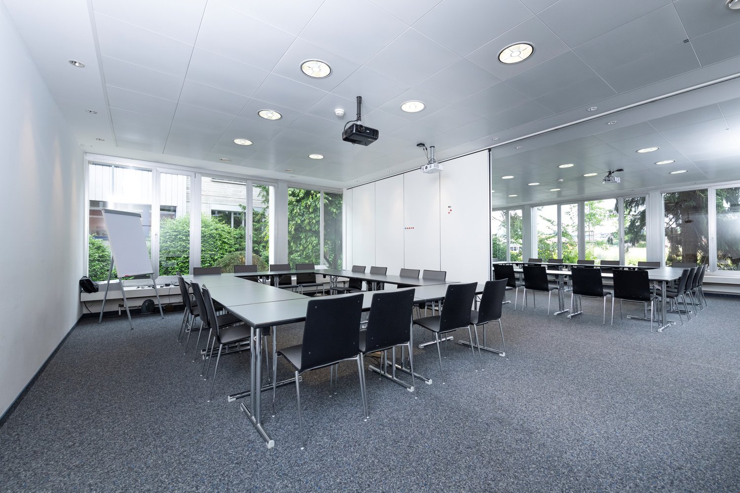 447m² office