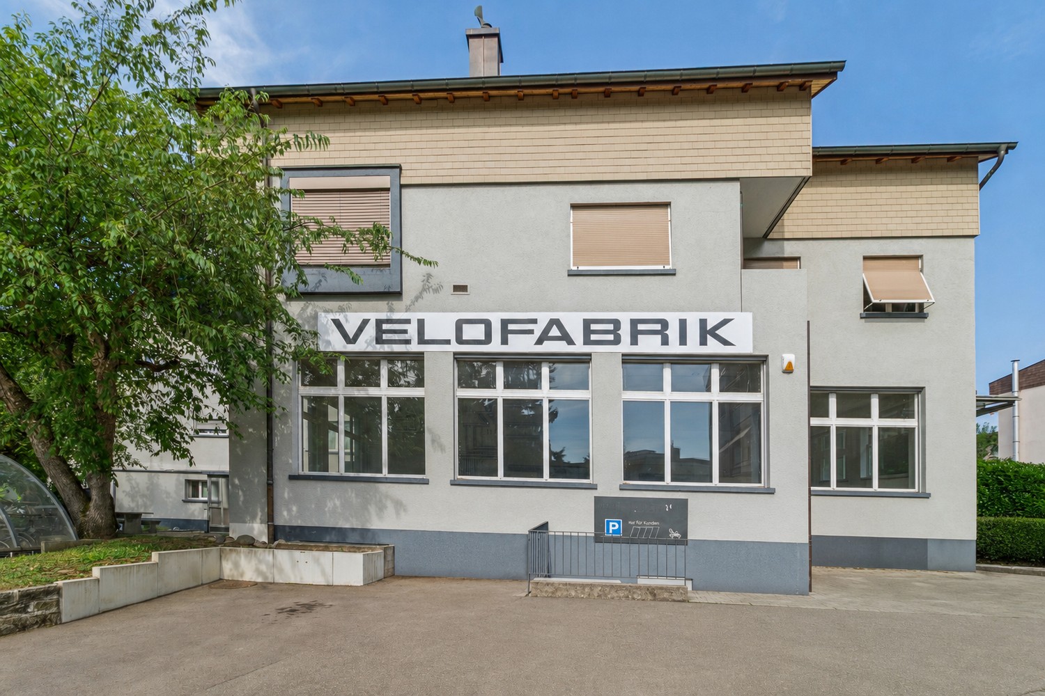 441m² commercial, photo 1 of 10