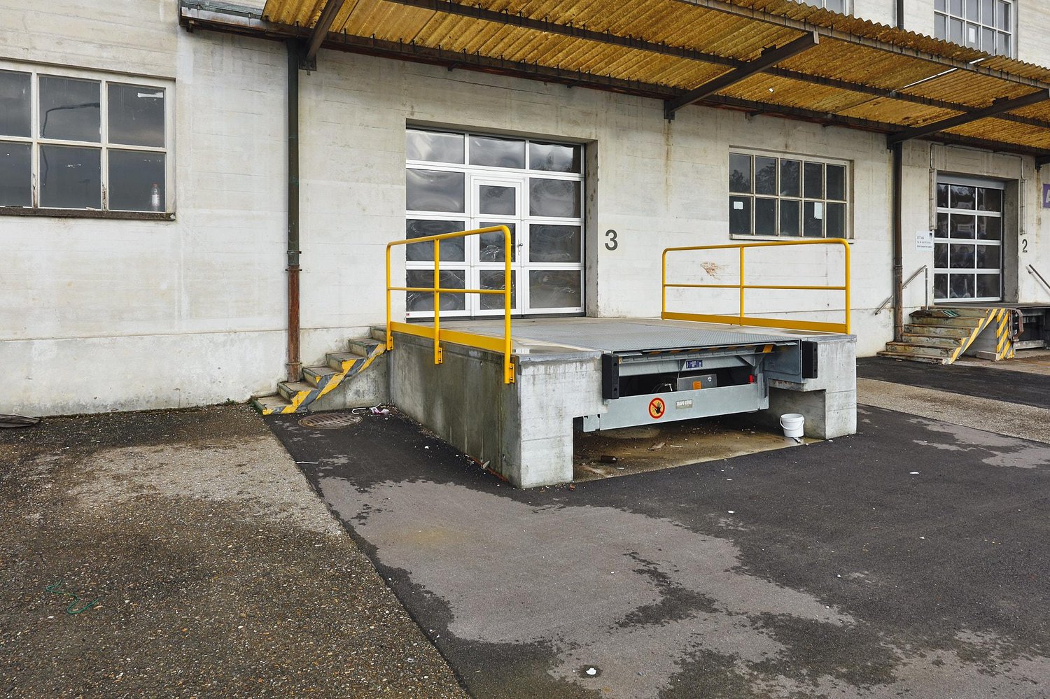 584m² commerciale