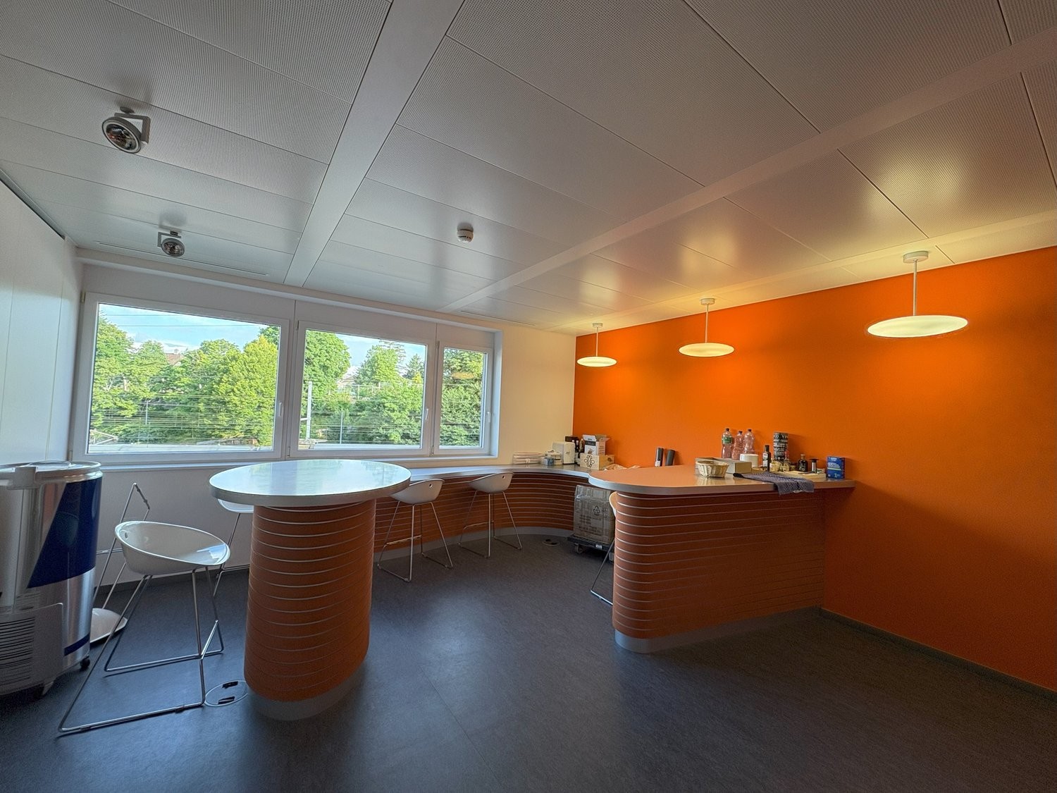 353m² office