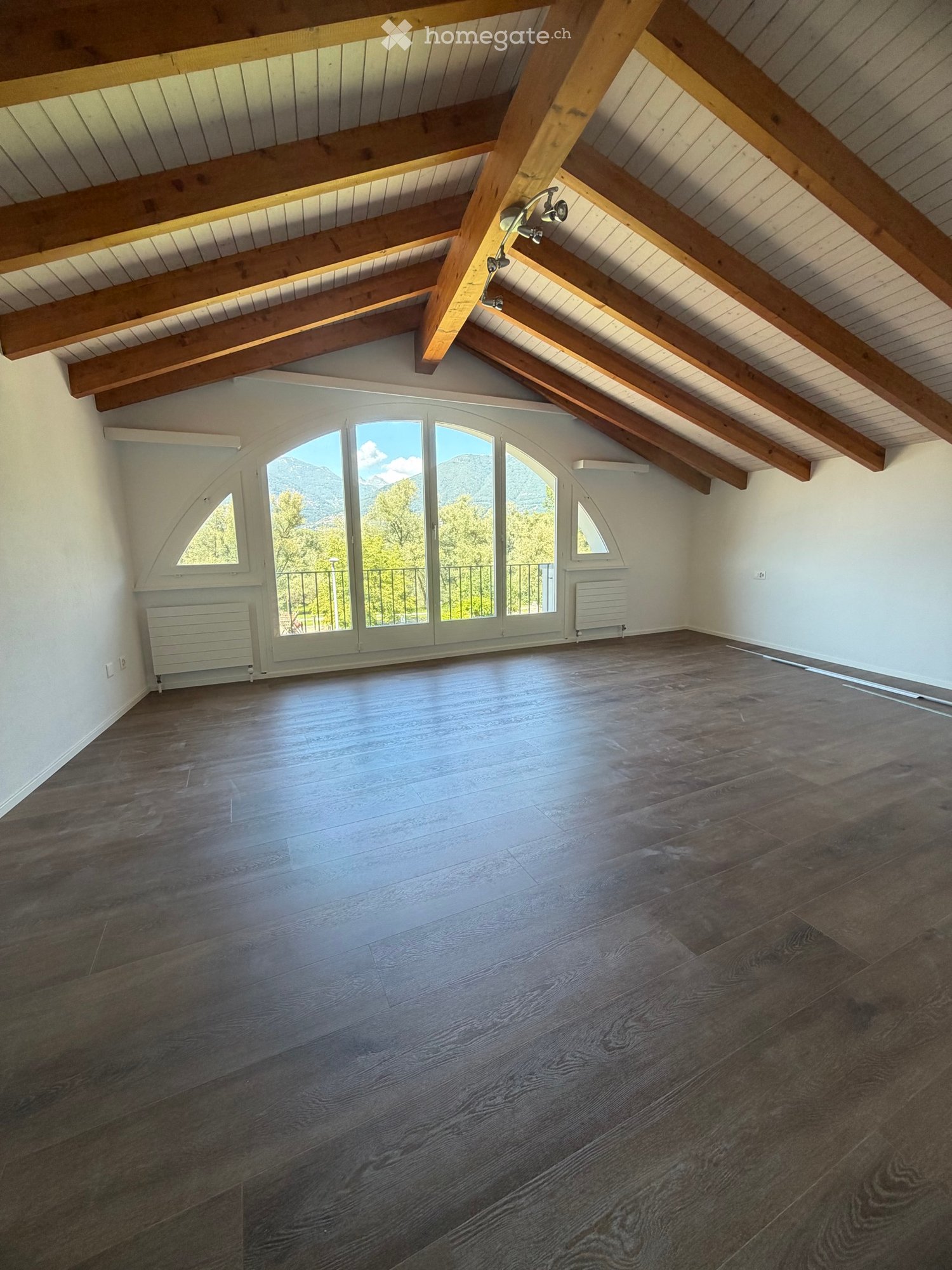5 rooms apartment, photo 1 of 5