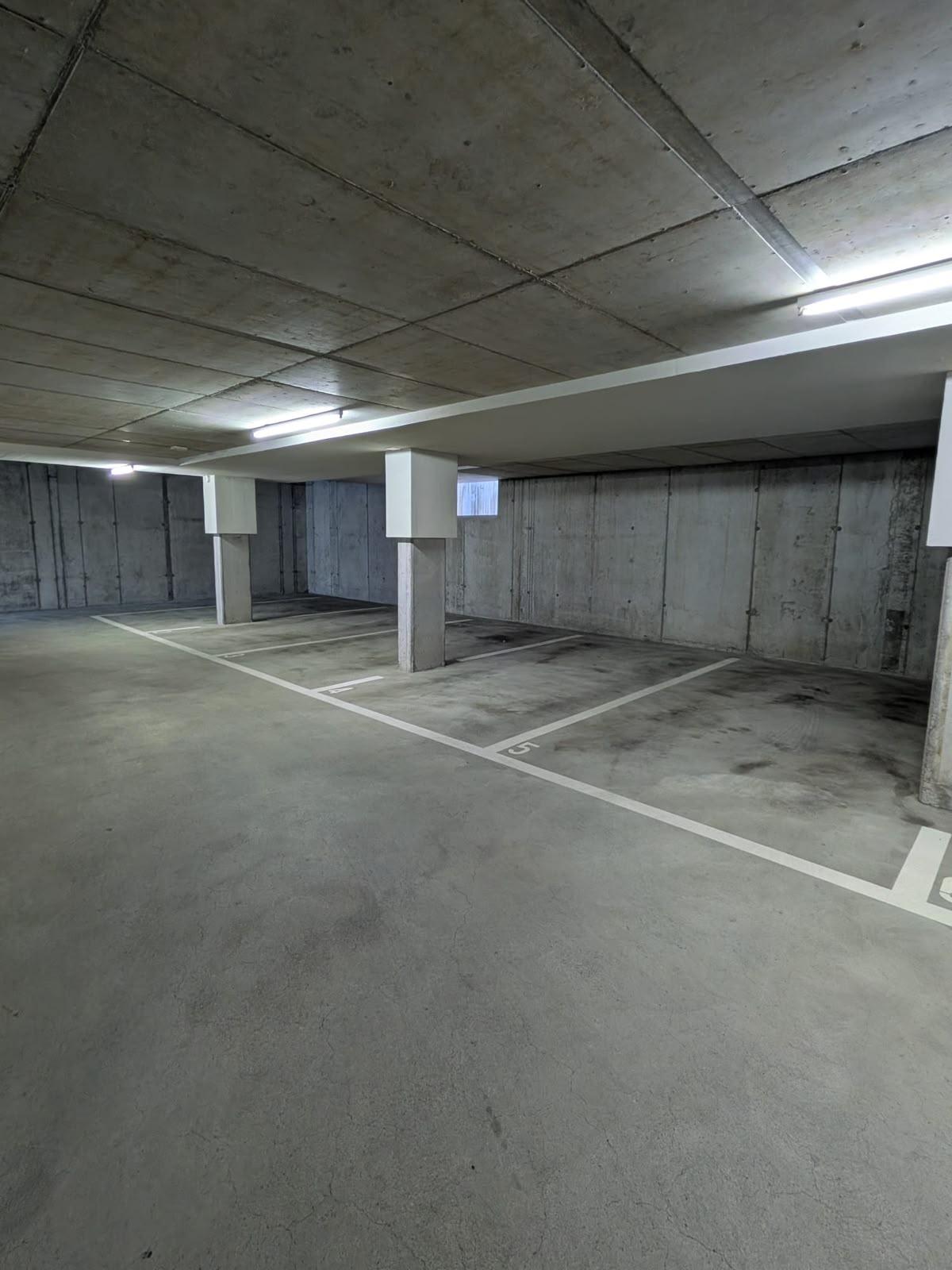 Open slot, photo 3 of 3