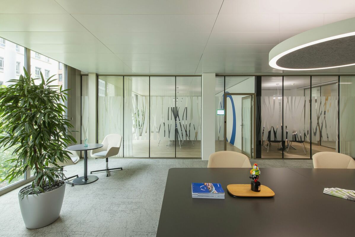 858m² office, photo 4 of 10