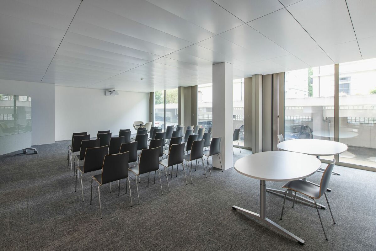 858m² office, photo 10 of 10