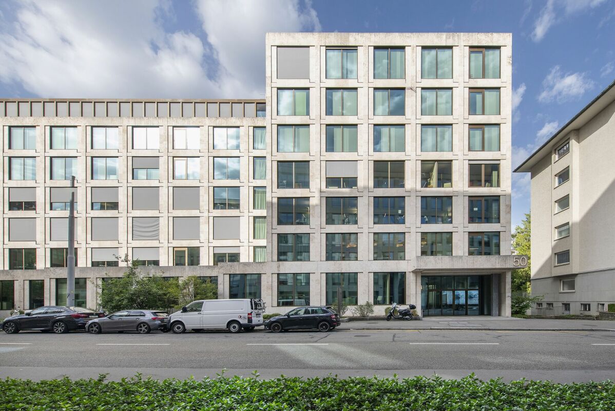 858m² office, photo 2 of 10