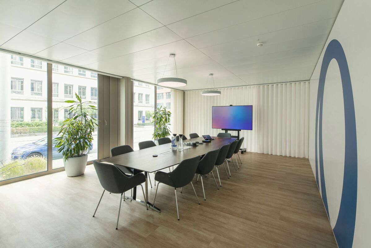 858m² office, photo 9 of 10