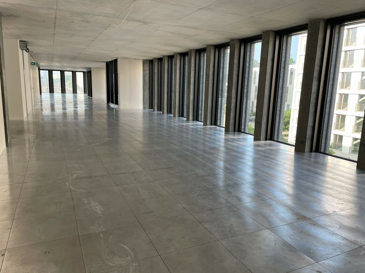 345m² commercial, photo 2 of 5