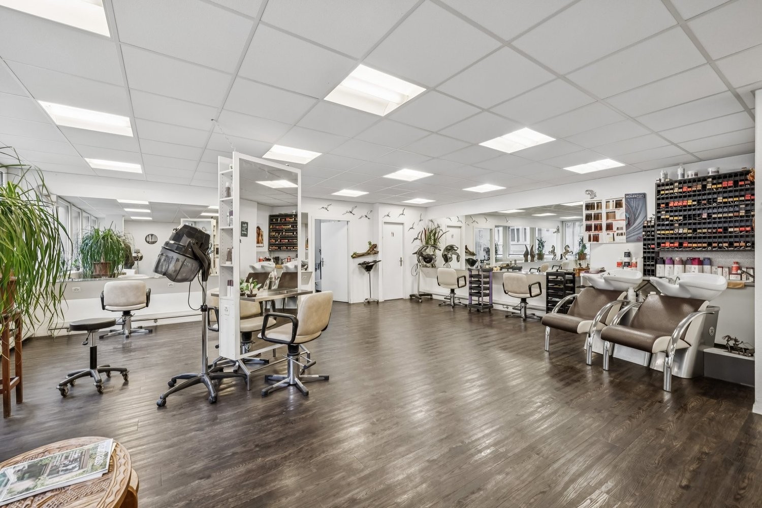 80m² commercial, photo 1 of 5