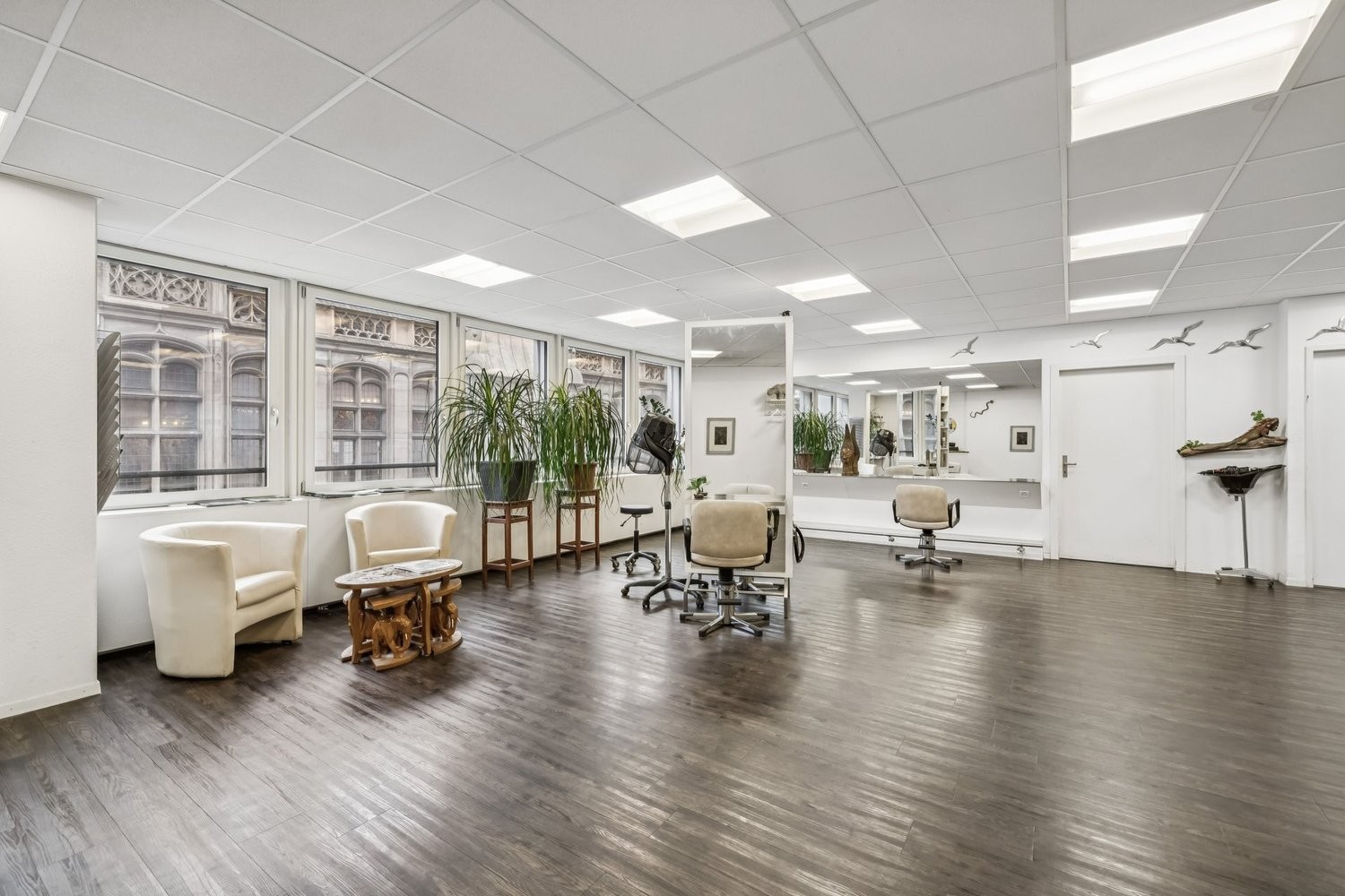 80m² commercial, photo 2 of 5