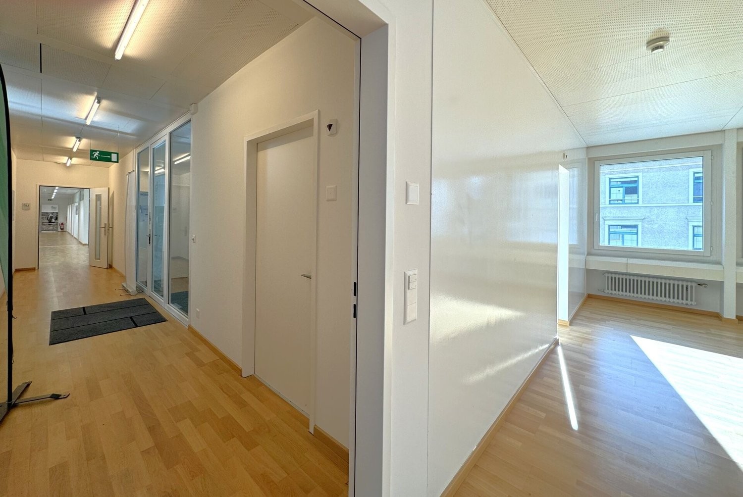 93m² commercial