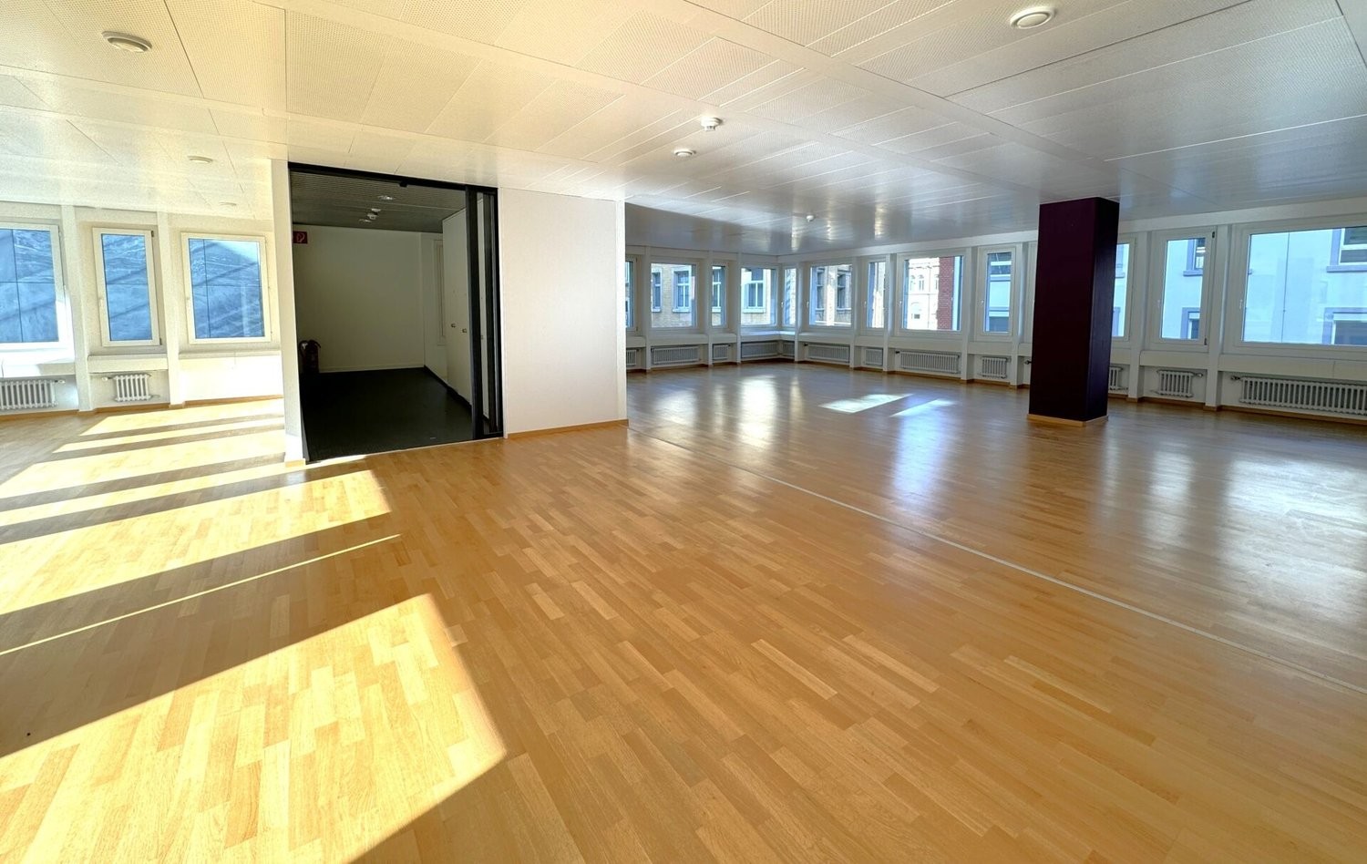 93m² commercial