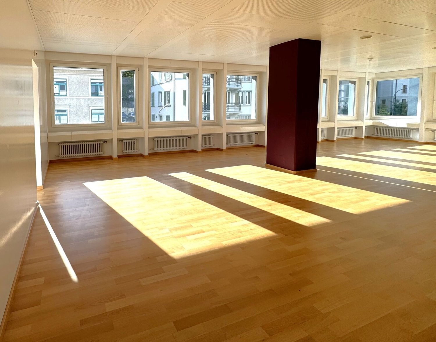 93m² commercial