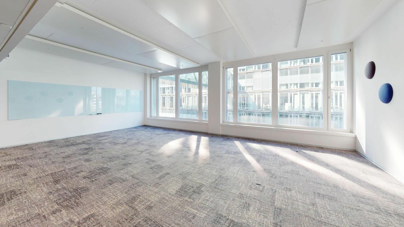 2200m² office, photo 9 of 10
