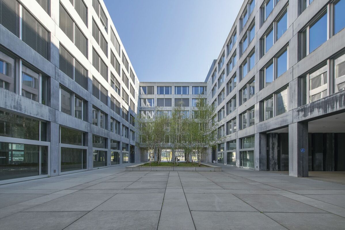 2200m² office, photo 2 of 10