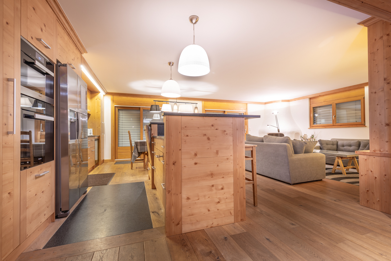 6 rooms apartment