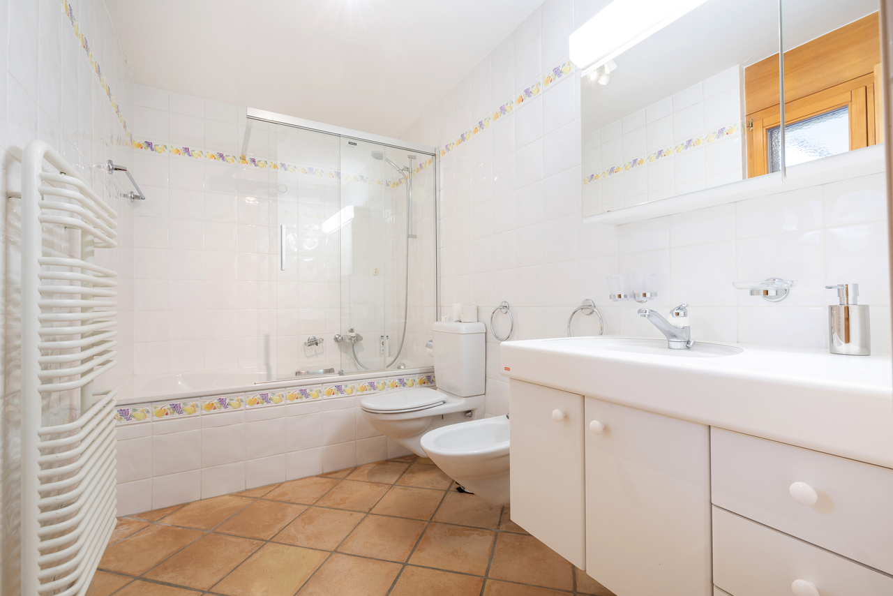 6 rooms apartment