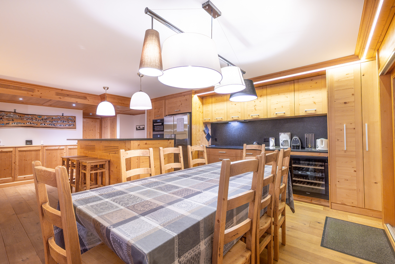 6 rooms apartment