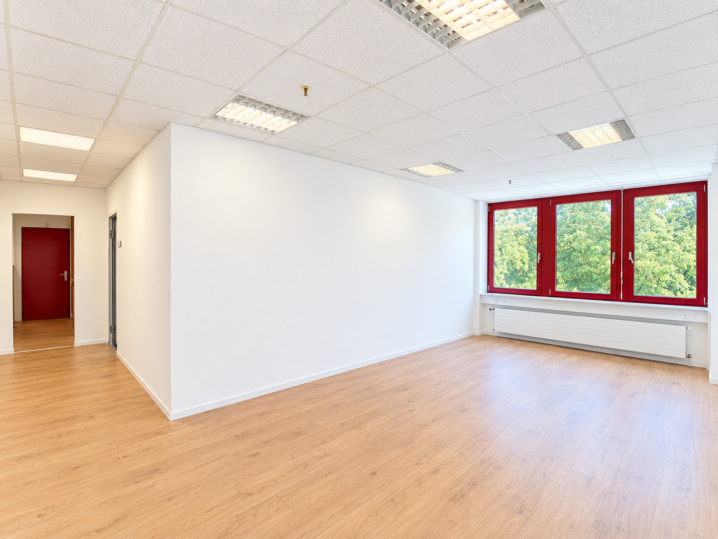310m² office