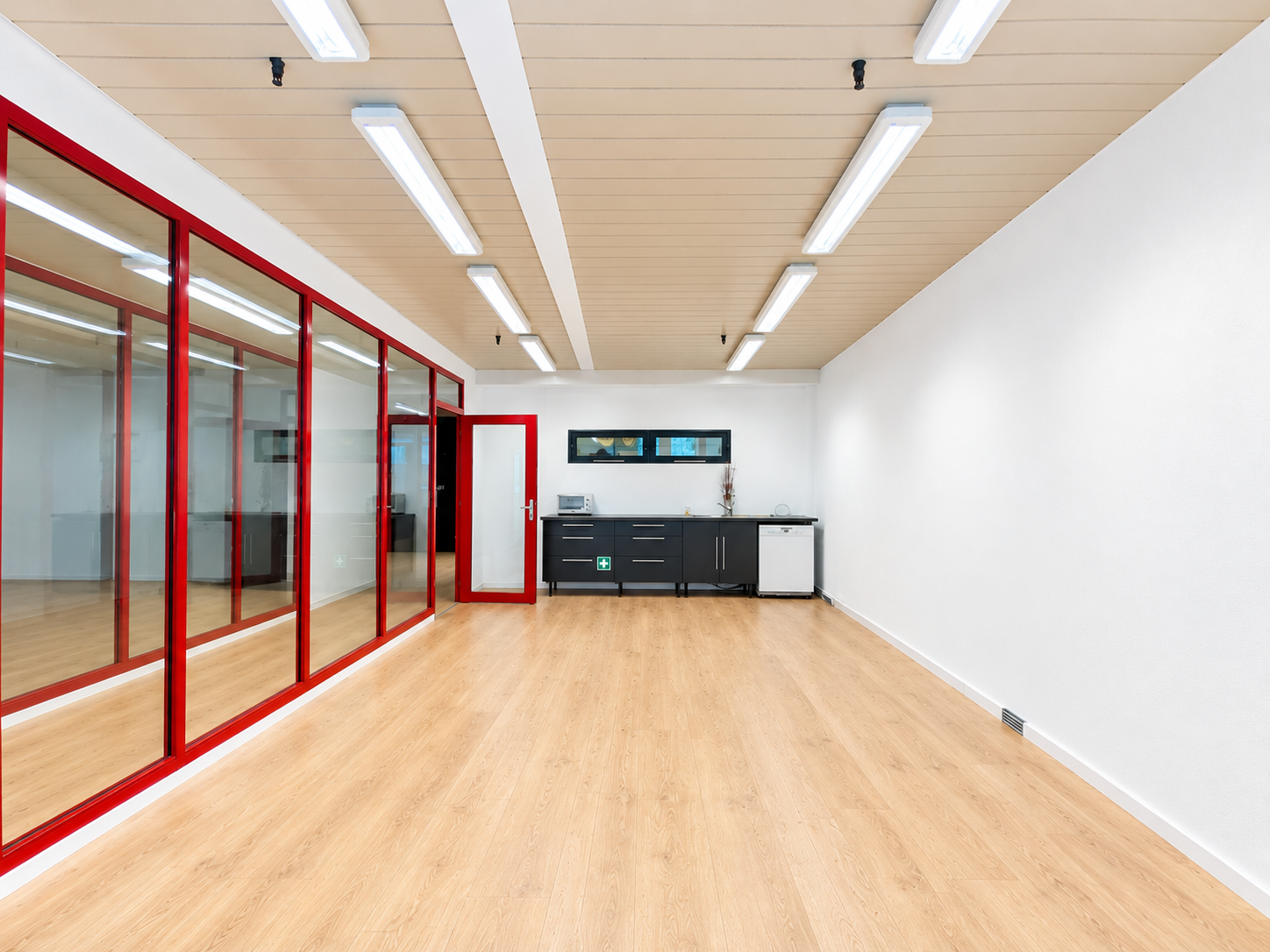 310m² office