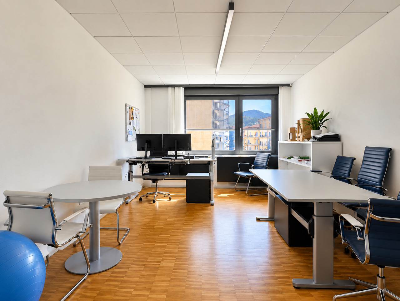 Office, photo 4 of 9