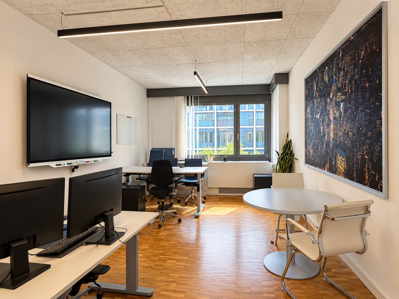 Office, photo 3 of 9