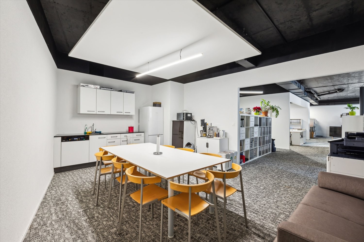 250m² office, photo 2 of 6