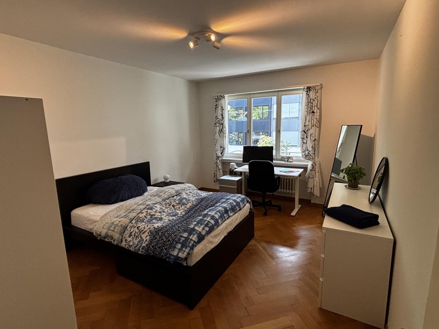 Chambre en colocation, photo 1 sur 8