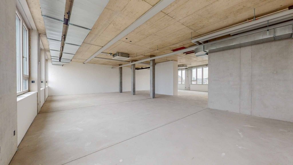70m² office