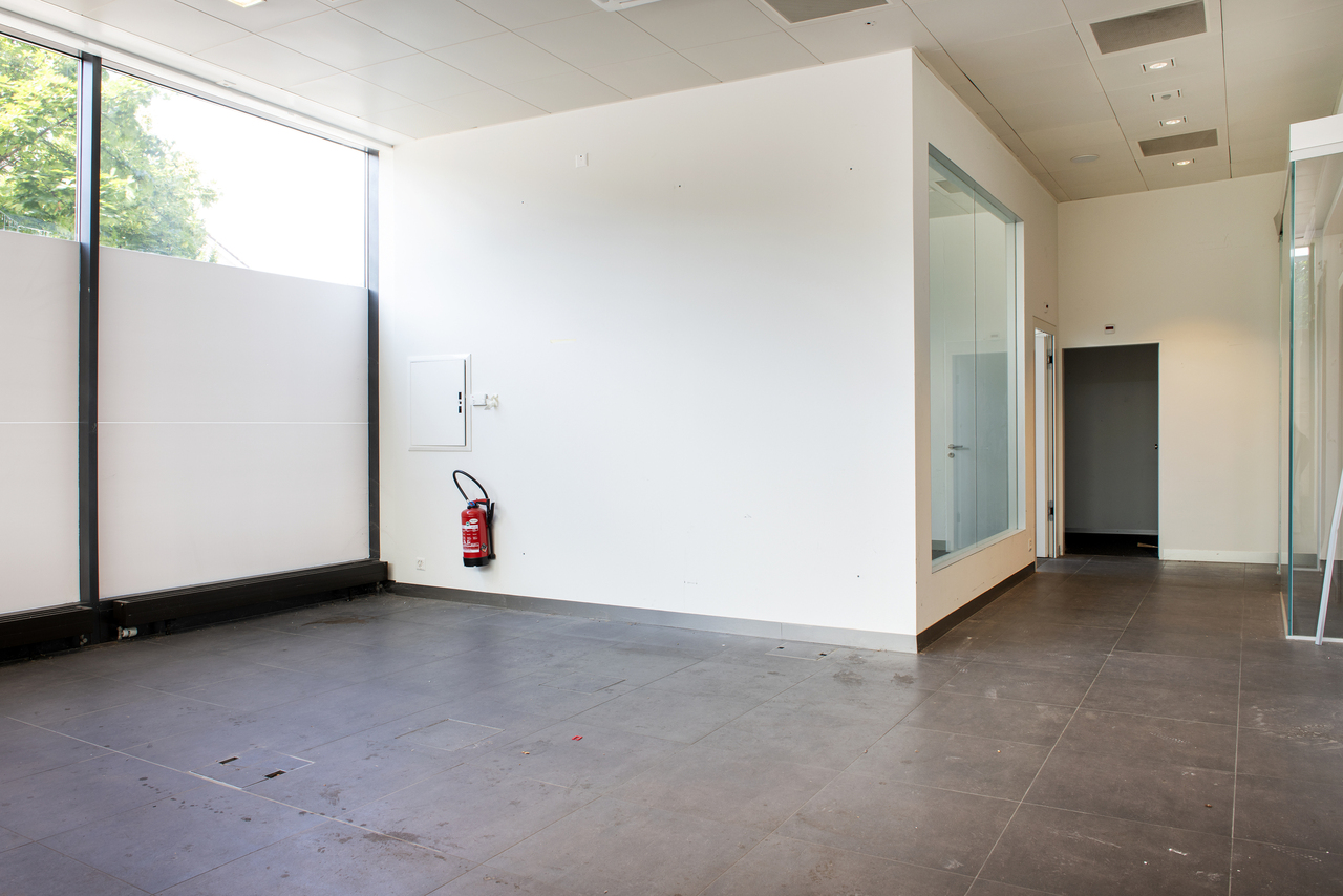 125m² shop, photo 6 of 8