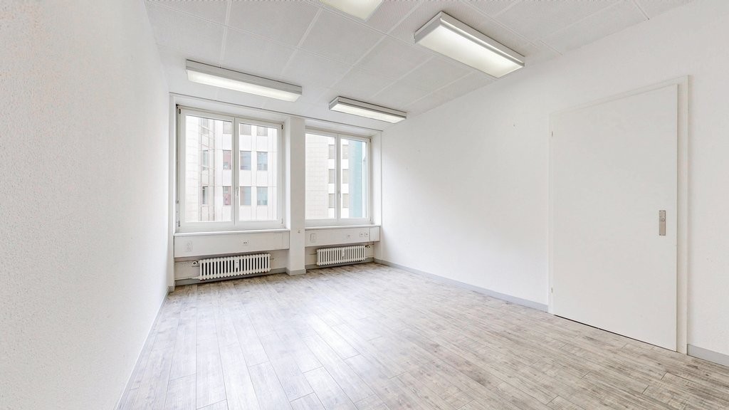 330m² office
