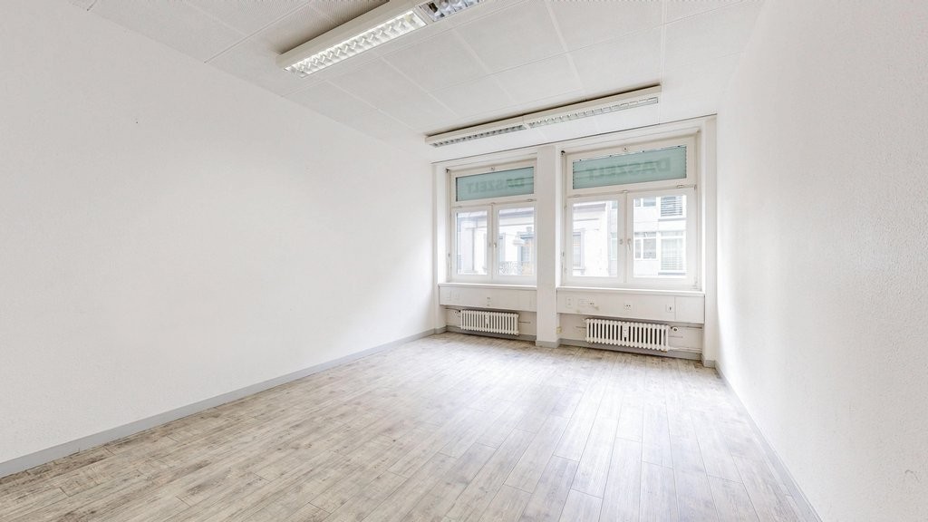 330m² office