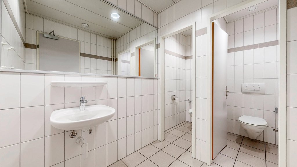 330m² office