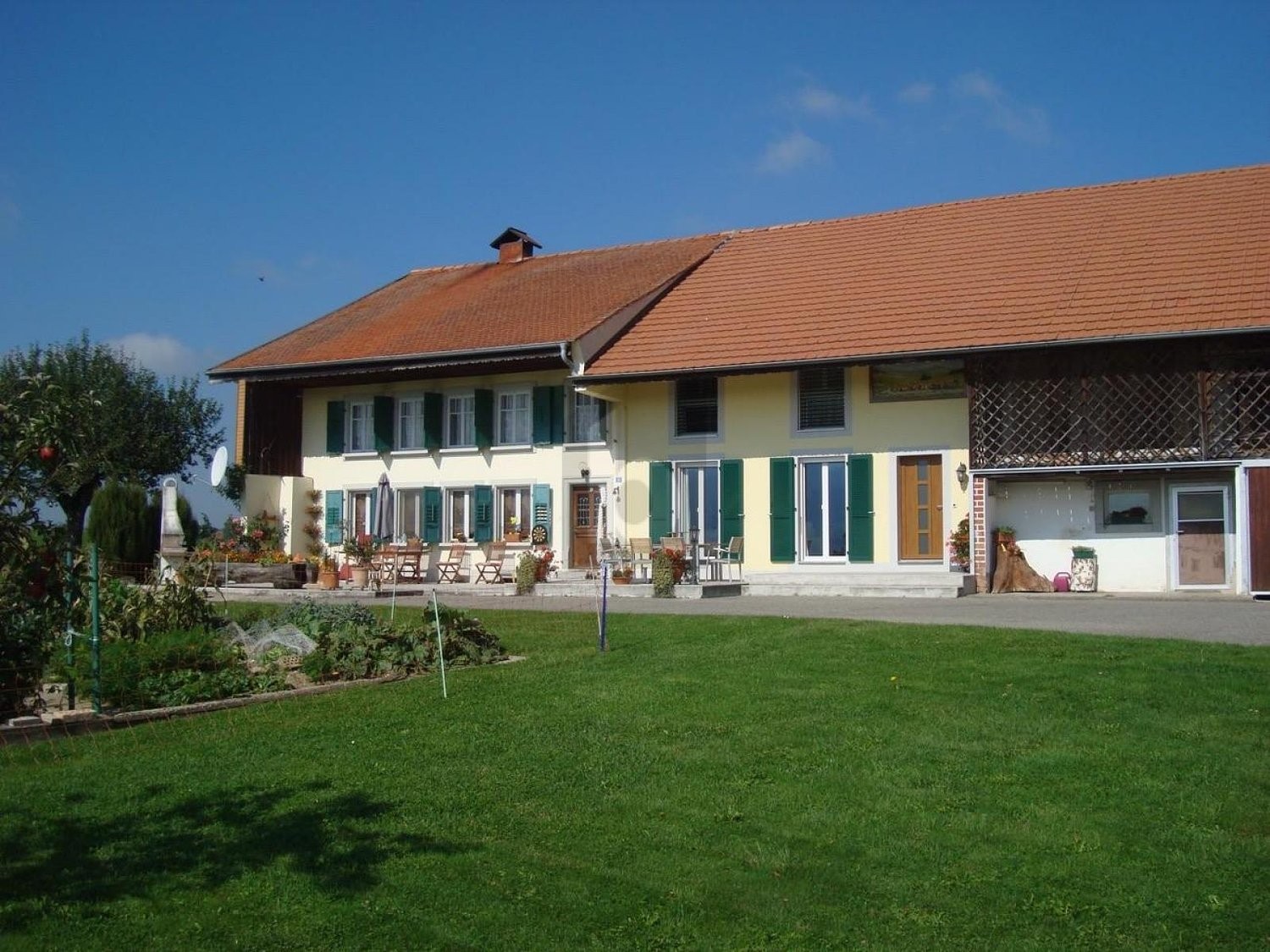 Casa colonica con 8 ½ locali