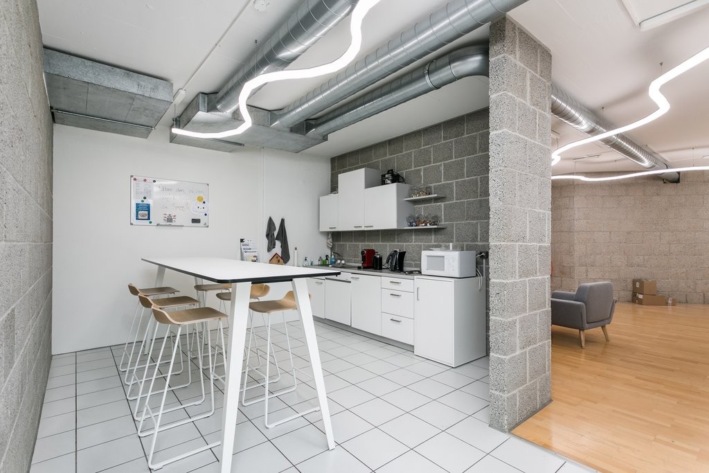 420m² office