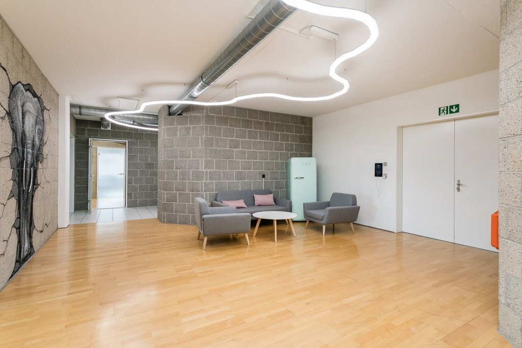 420m² office