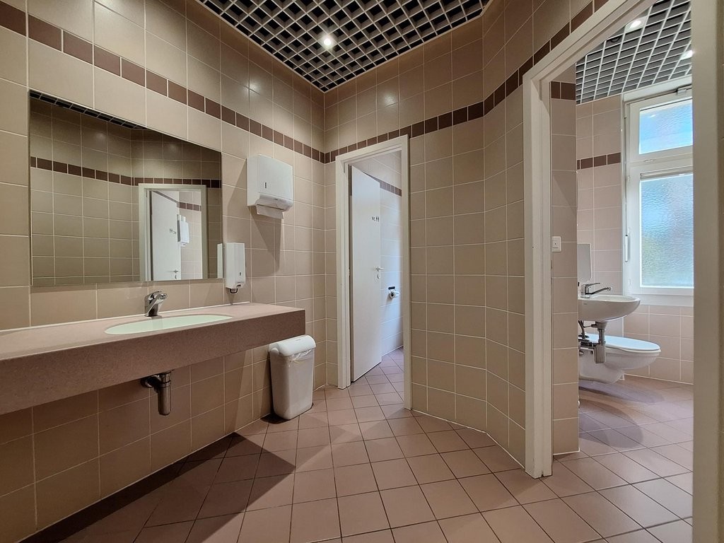 195m² Büro, Foto 9 von 9