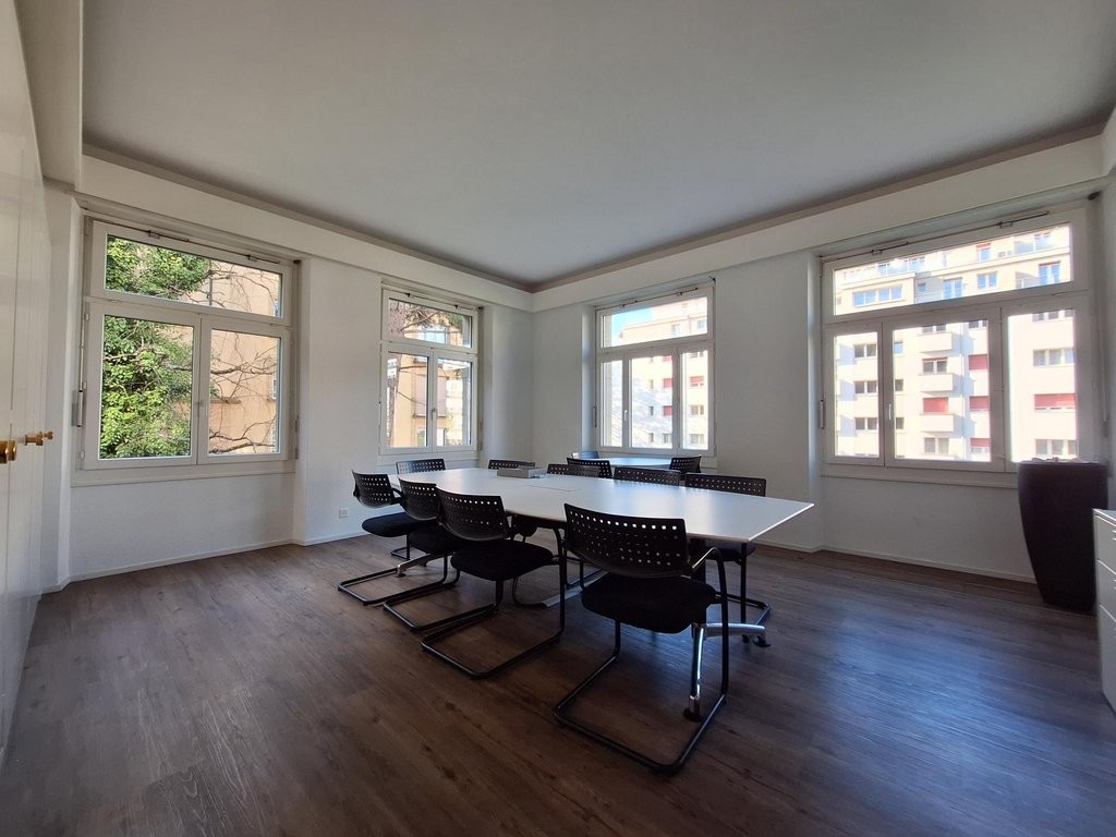 195m² Büro, Foto 3 von 9