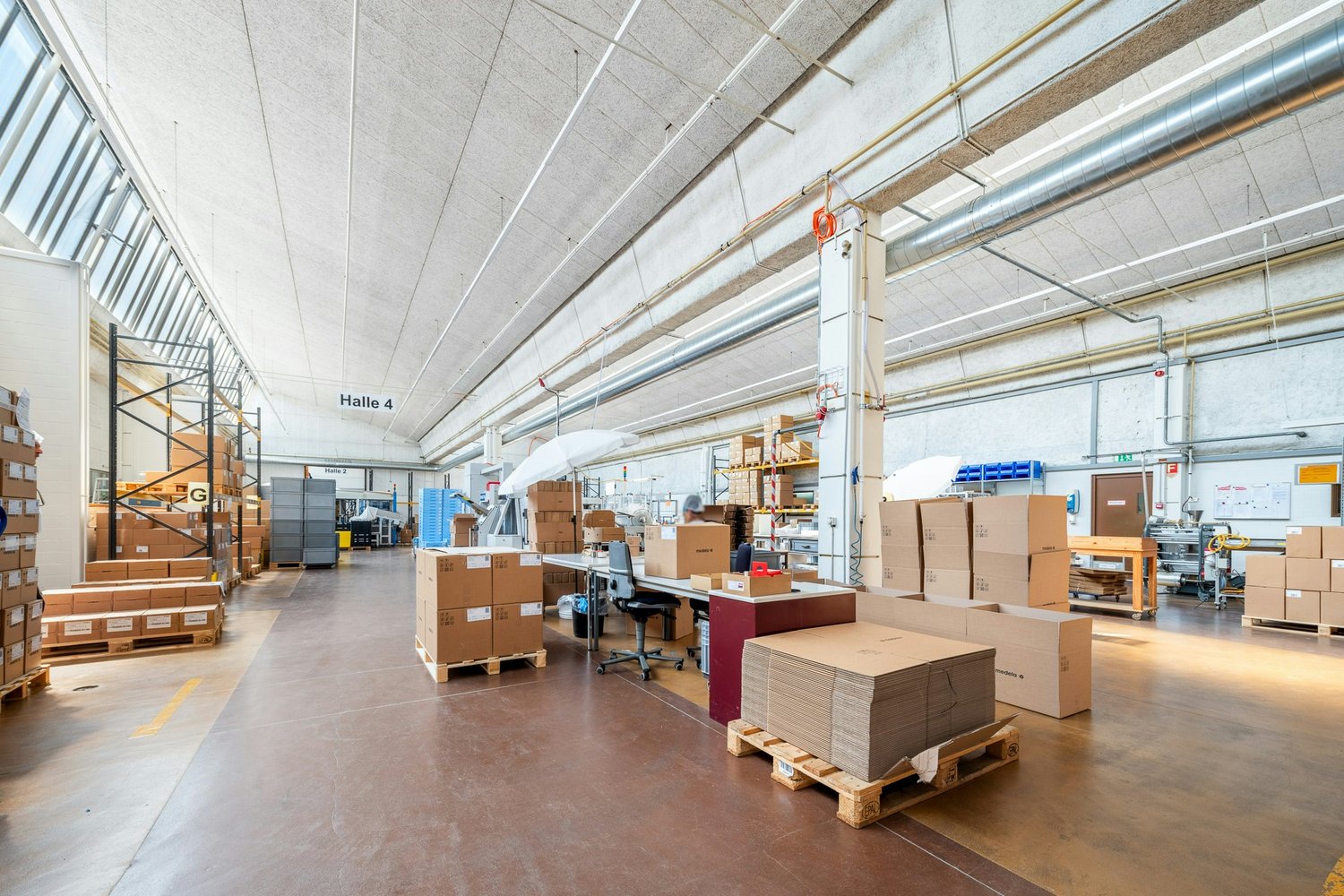 1300m² industrial object, photo 4 of 10