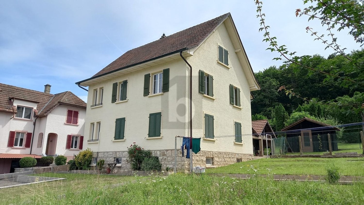 8 rooms duplex house, photo 1 of 4