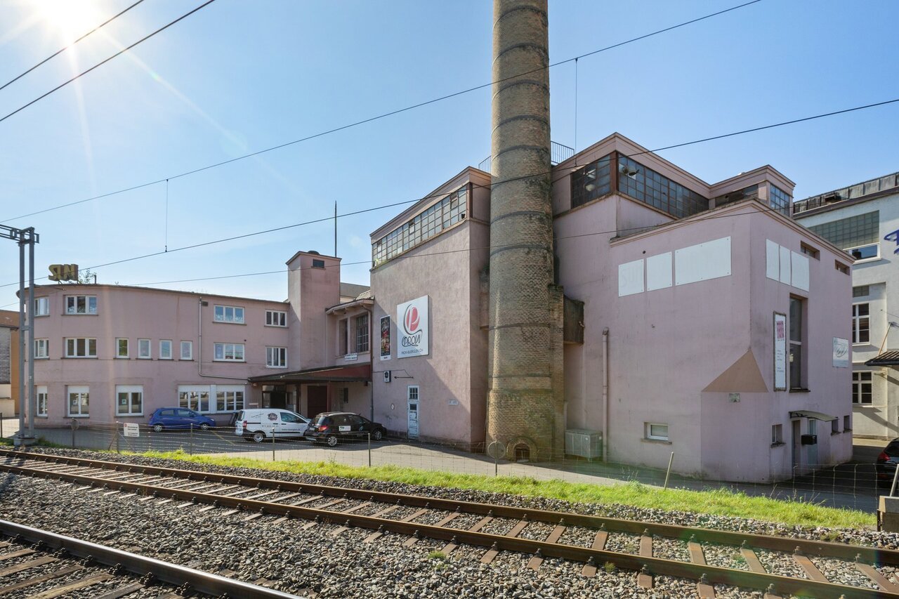 670m² commerciale