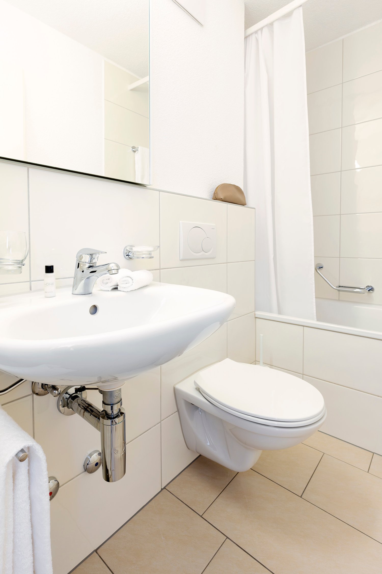 2 rooms furnished flat