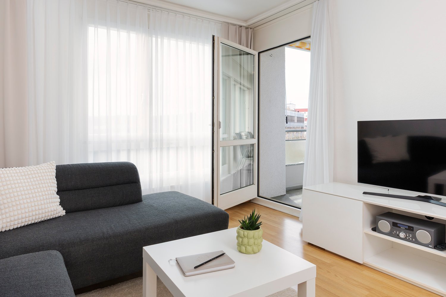 2 rooms furnished flat