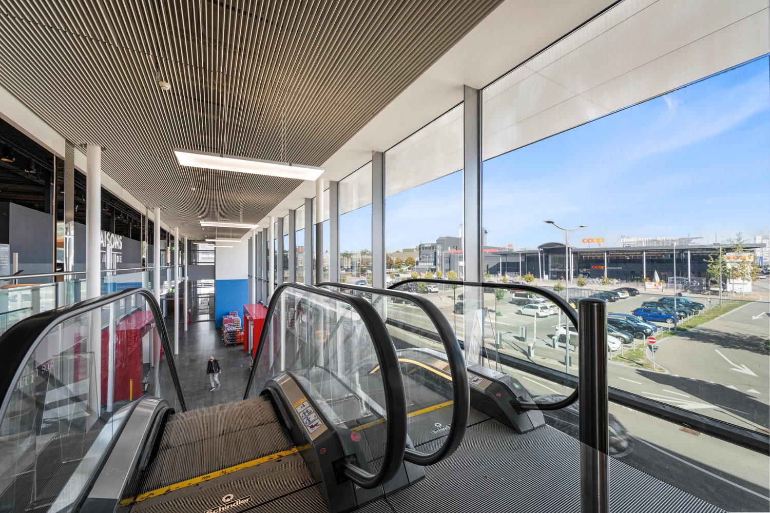2700m² commercial
