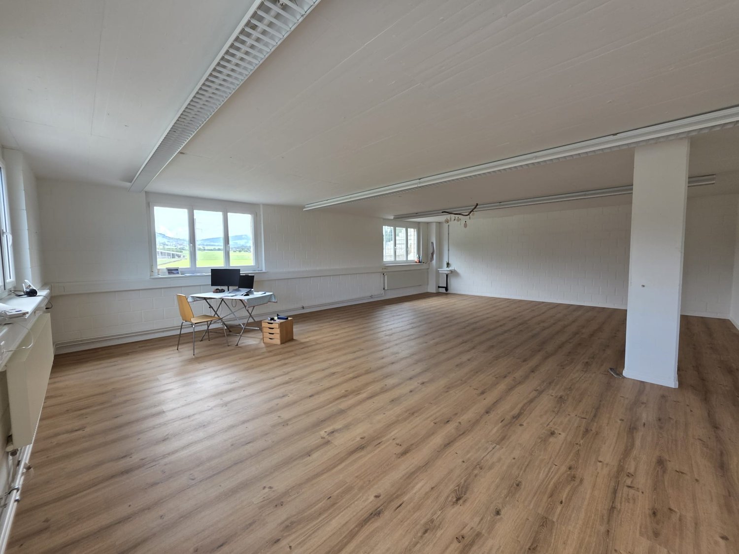 198m² commercial, photo 2 of 6