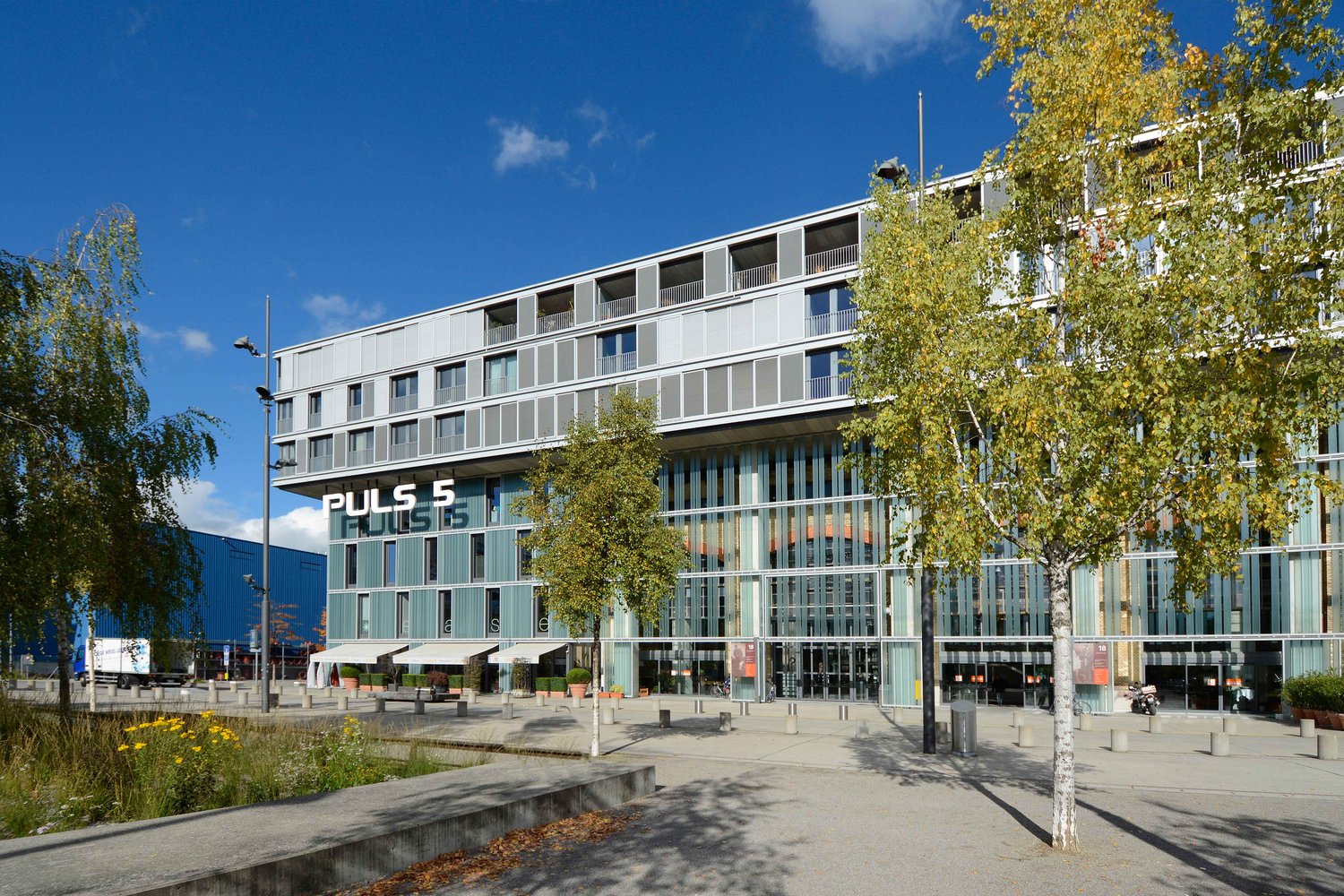 729m² commercial